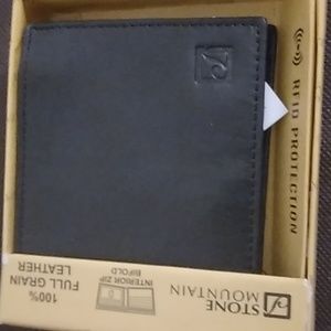 Stone mountain black wallet